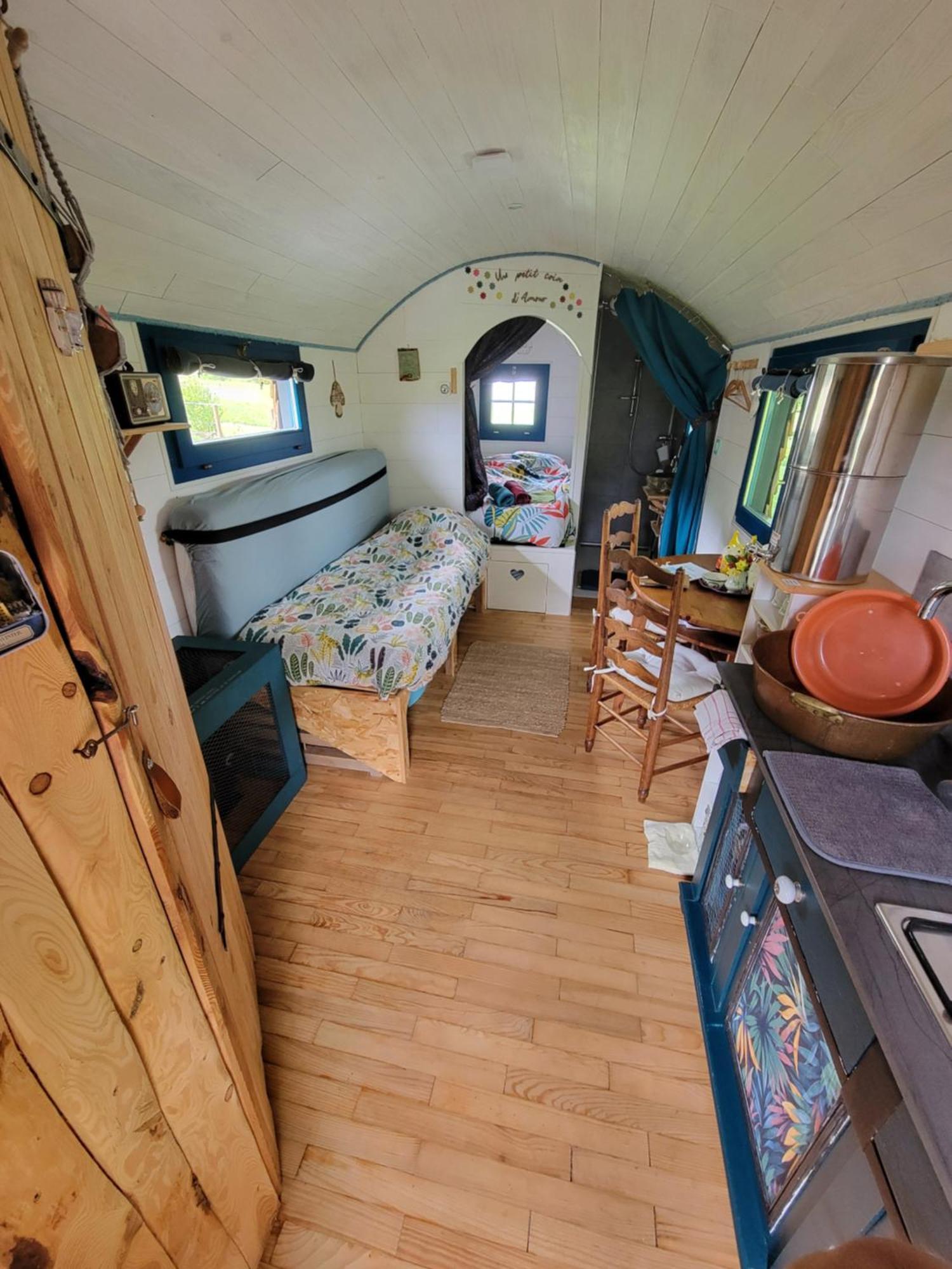 La Roulotte Tiny House Du Mond'Ideal Leval  Eksteriør billede