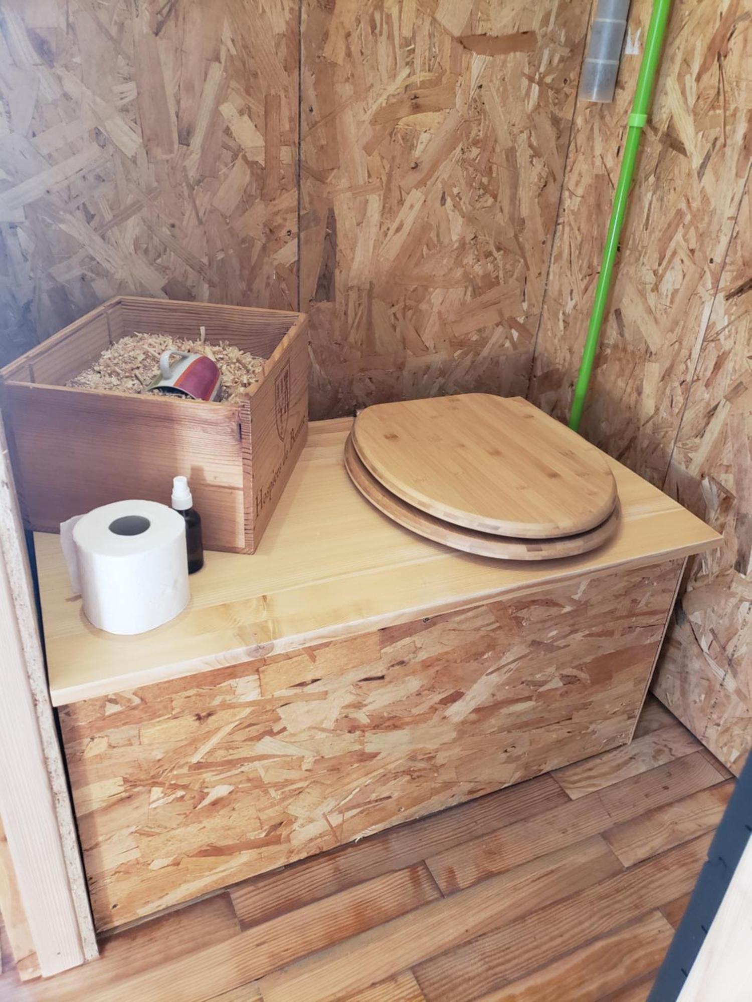 La Roulotte Tiny House Du Mond'Ideal Leval  Eksteriør billede